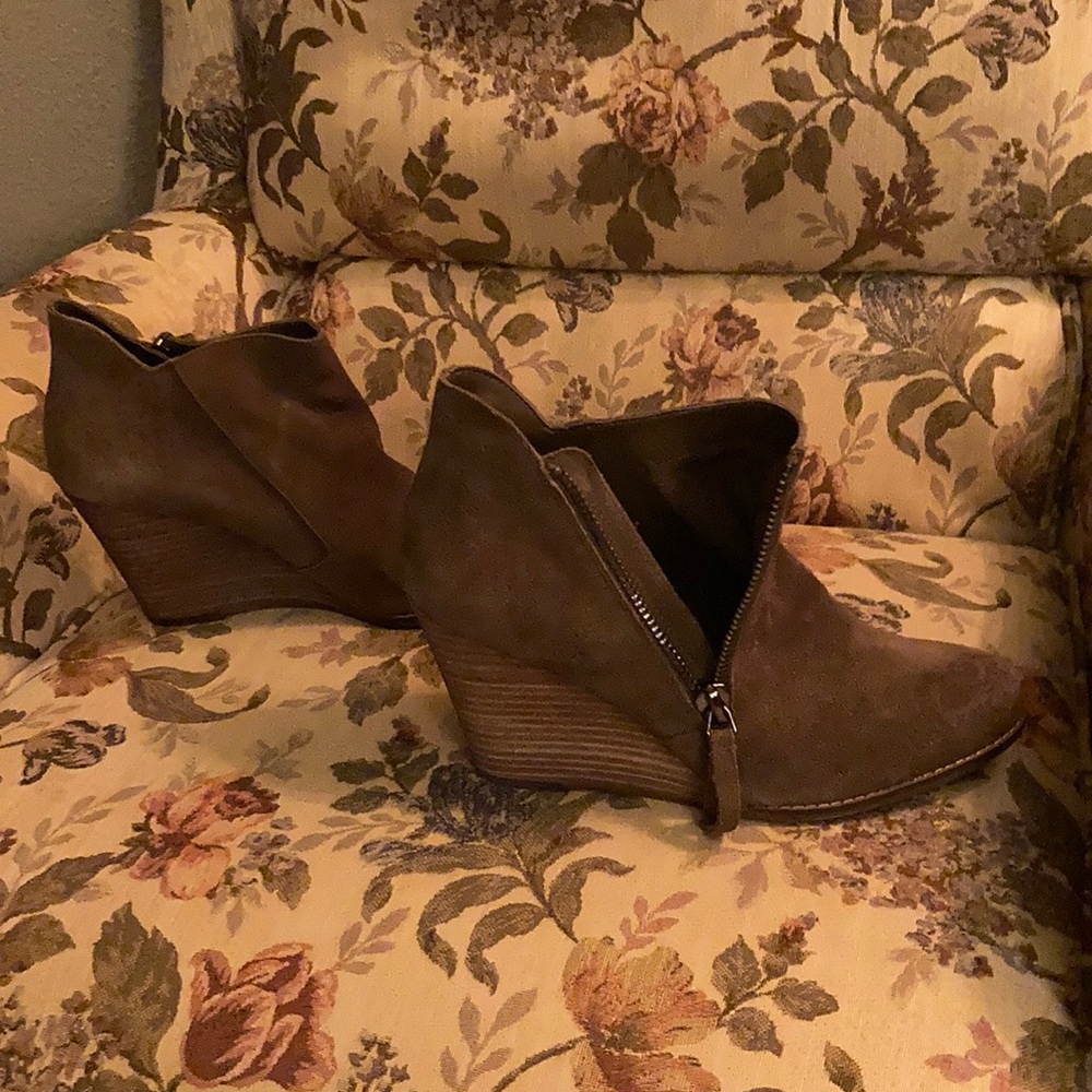 Ankle boots